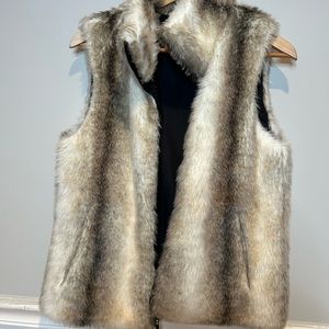 Gallery faux fur vest small. Mafia wife core